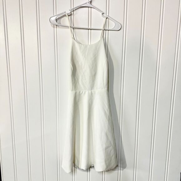 Lulu's Dresses & Skirts - Lulus Dress Women Size Medium White Mini Sleeveless Summer Party Open Back